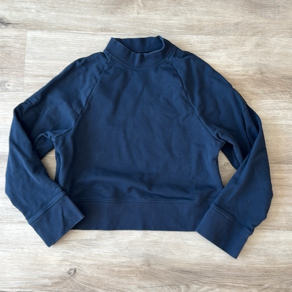 Run On Clouds Crewneck Navy Sweater sz M - Picture 4 of 12